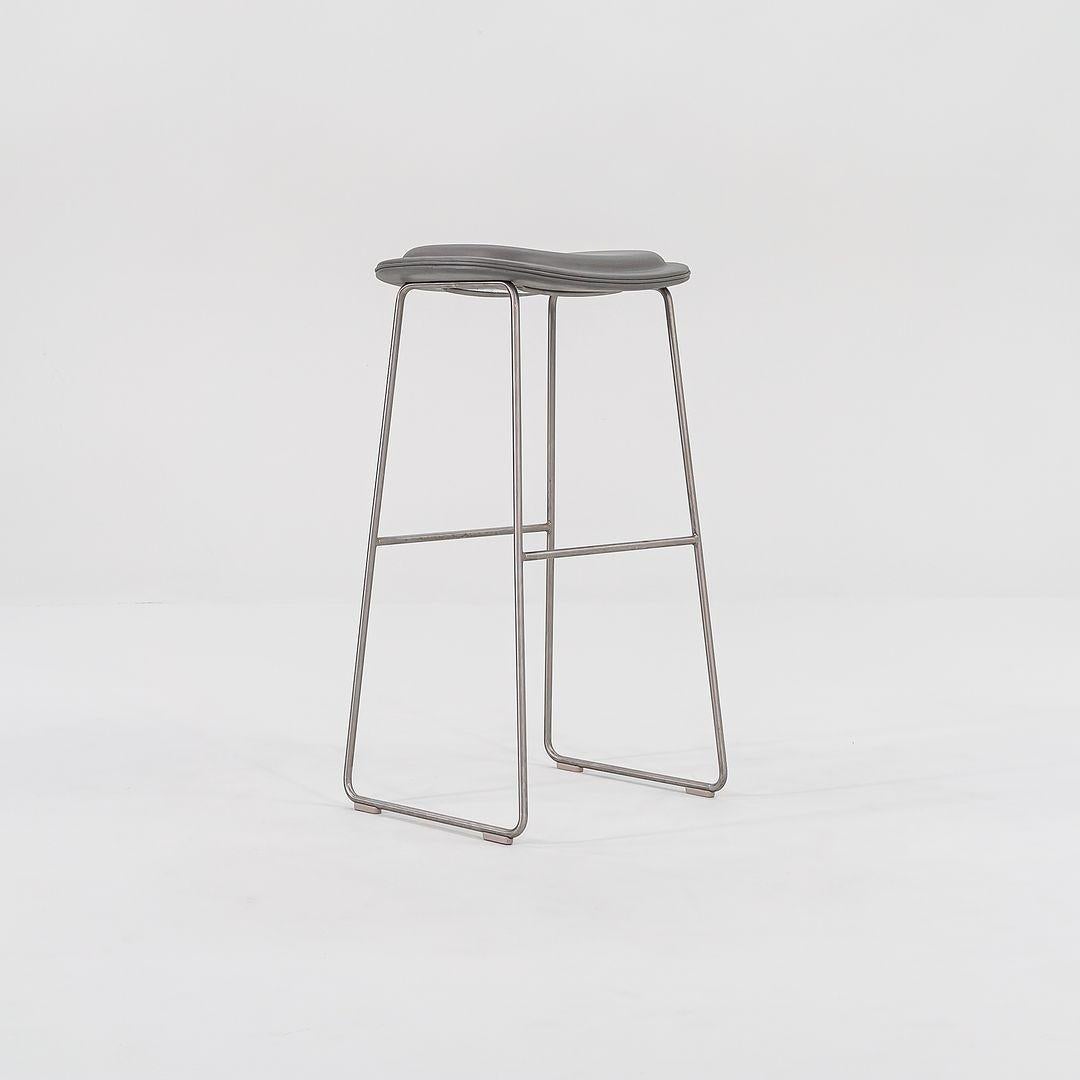 Italiano 2015 Sgabelli Hi-Pad Bar di Jasper Morrison per Cappellini in pelle grigia in vendita