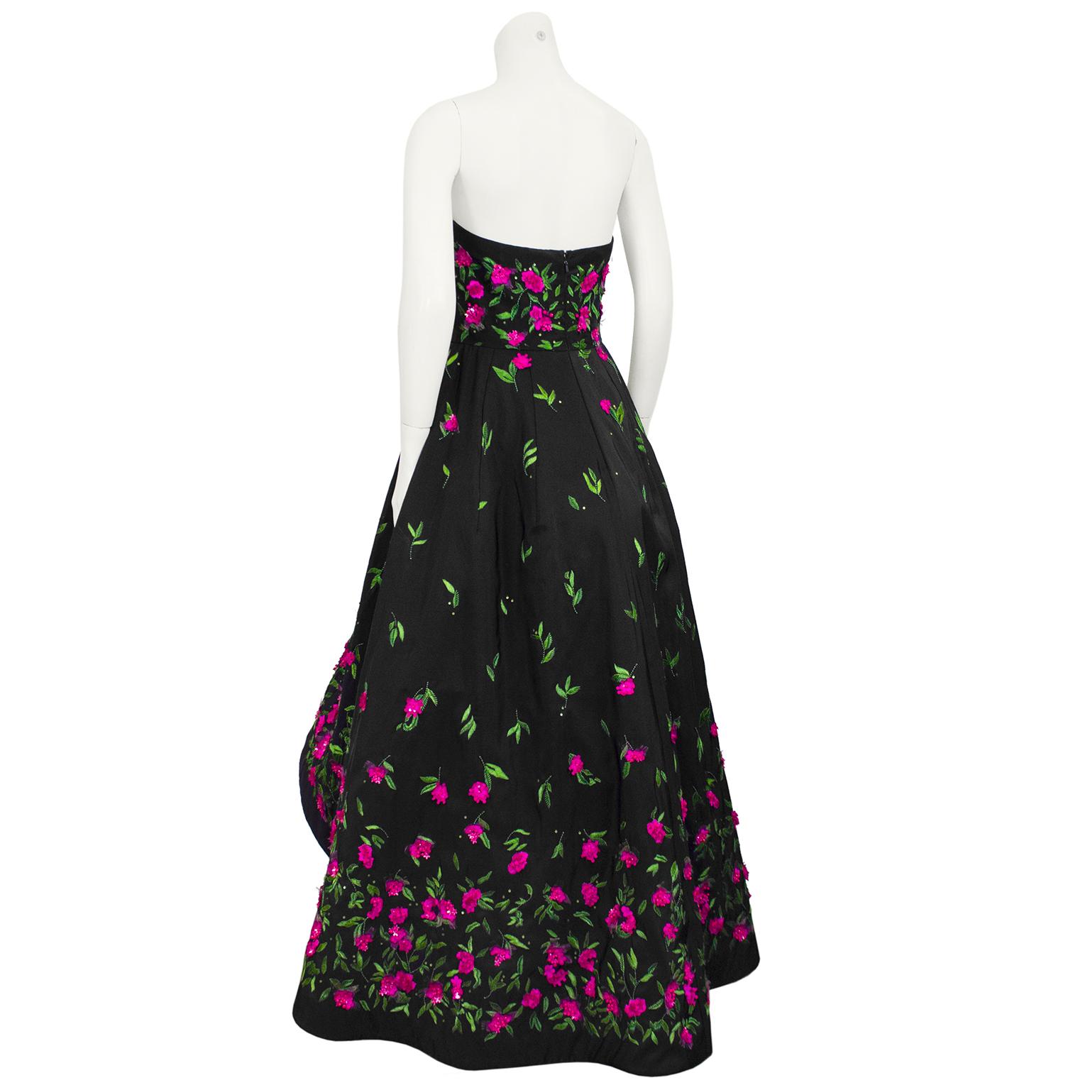 2015 Oscar de la Renta Black Ball Gown with Pink Beaded Flowers In Good Condition In Toronto, Ontario