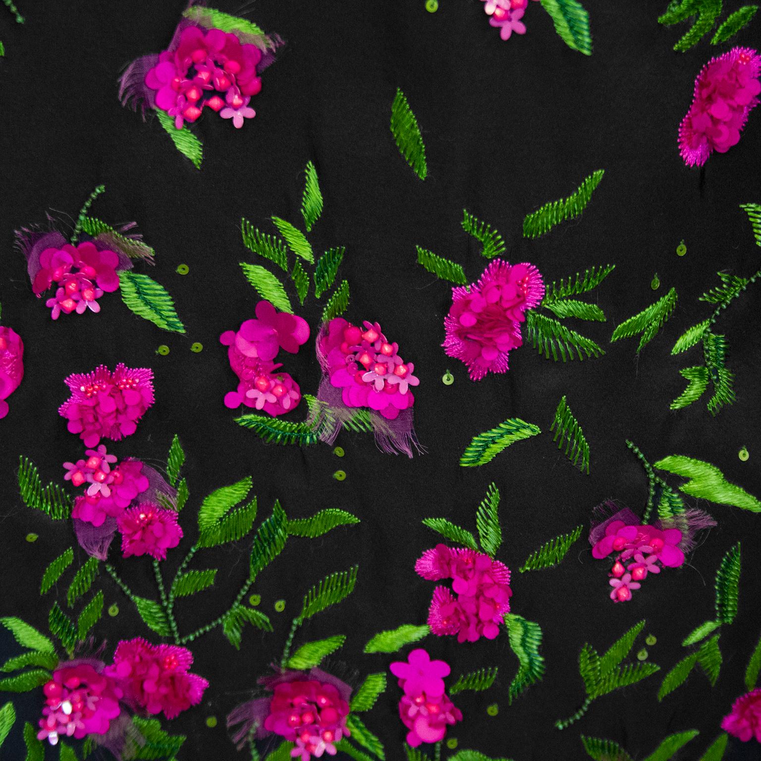 Oscar de la Renta - Robe de bal noire avec fleurs perlées roses, 2015  4