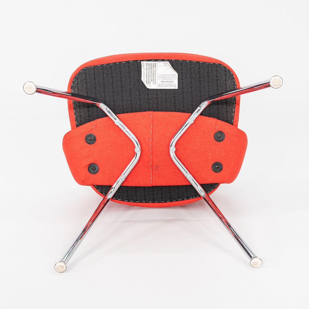 2015 Paire de chaises de salle à manger sans bras Eero Saarinen pour Knoll Tissu rouge en vente 1