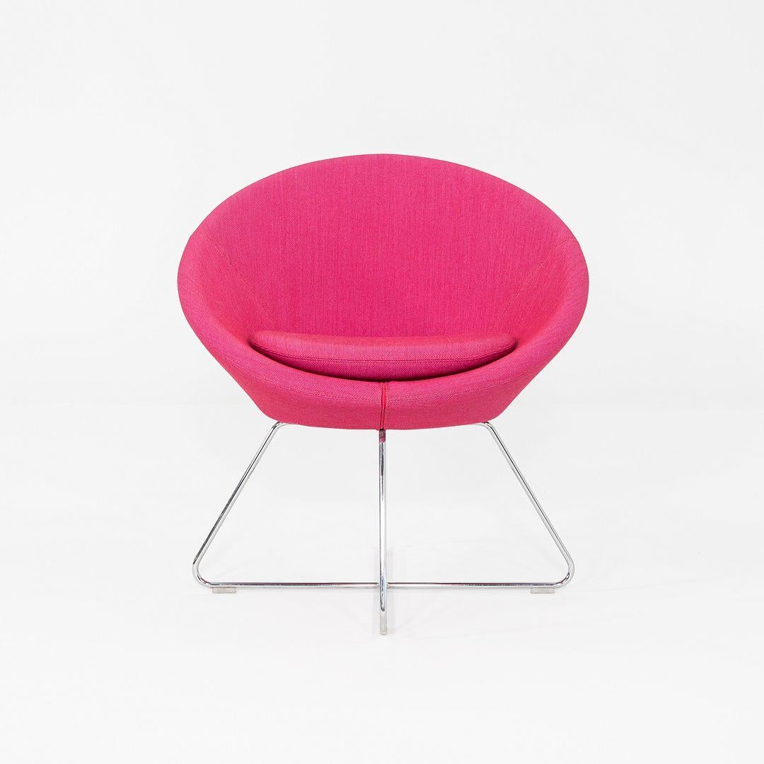 2015 PearsonLloyd for Allermuir Conic Lounge Chair in Pink Fabric 6x Available In Good Condition For Sale In Philadelphia, PA