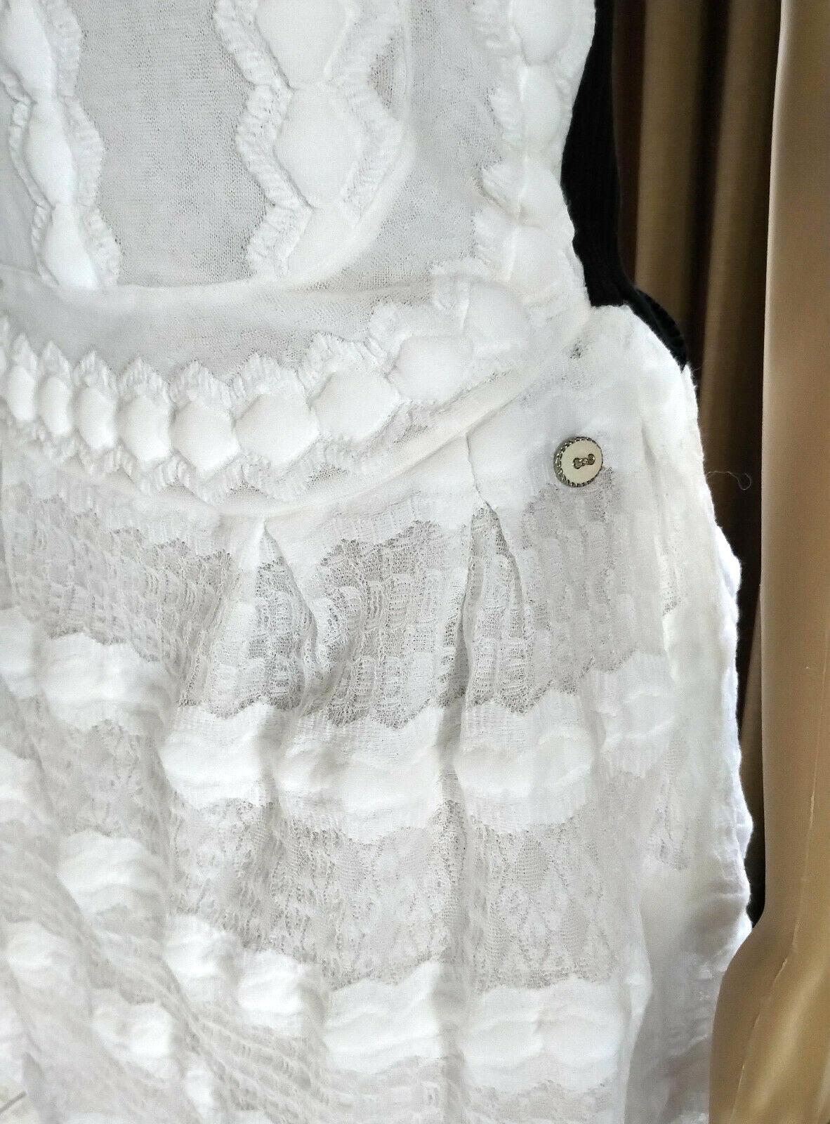 2015 SS15 Chanel Angelic White Camellia Embellished A-Line Dress FR 36/ US 2 4 For Sale 3