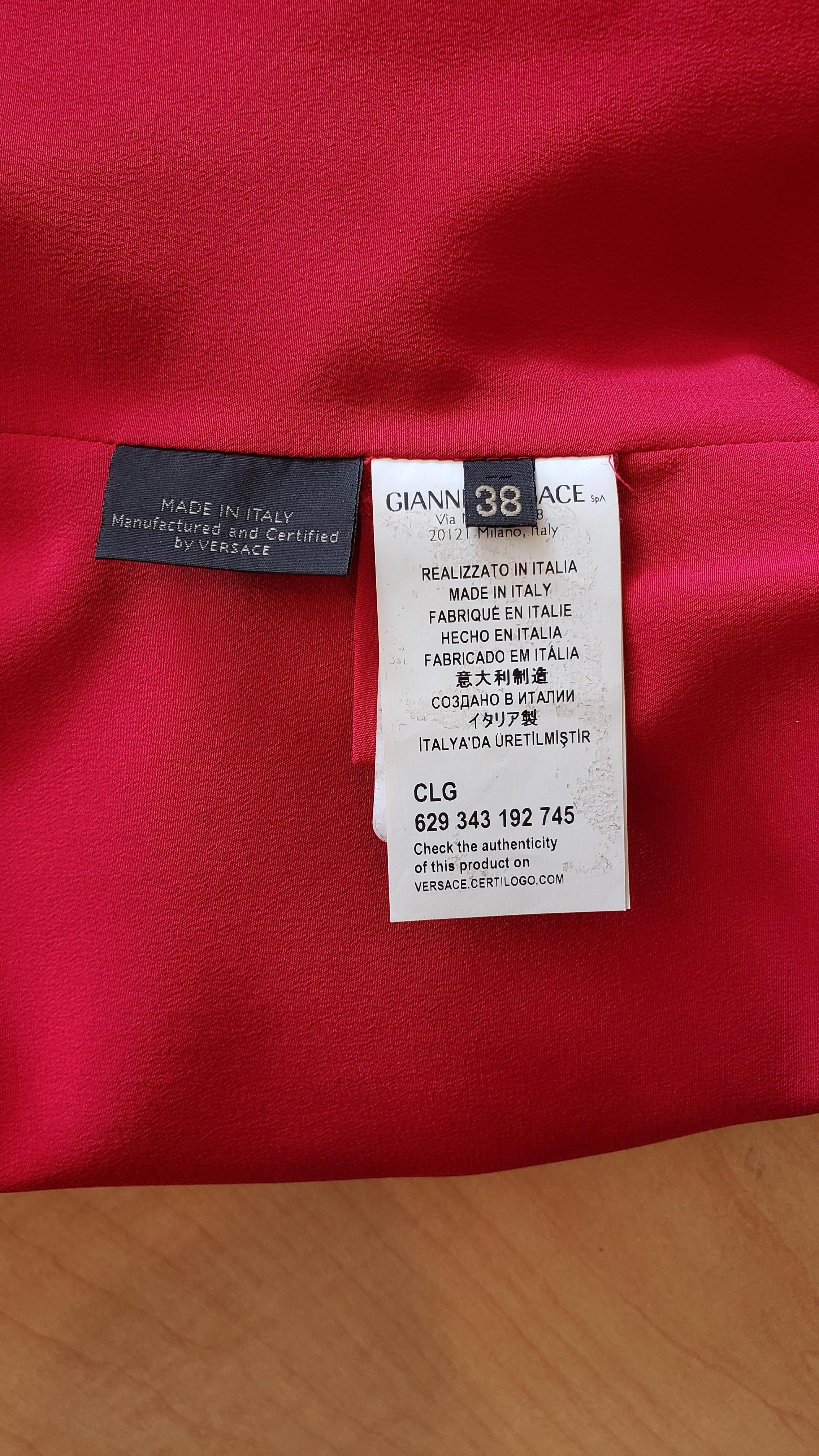 2015 VERSACE RED CRYSTAL-EMBELLISHED SILK GOWN AS SEEN ON RACHEL & JANE Sz 38-2 For Sale 11
