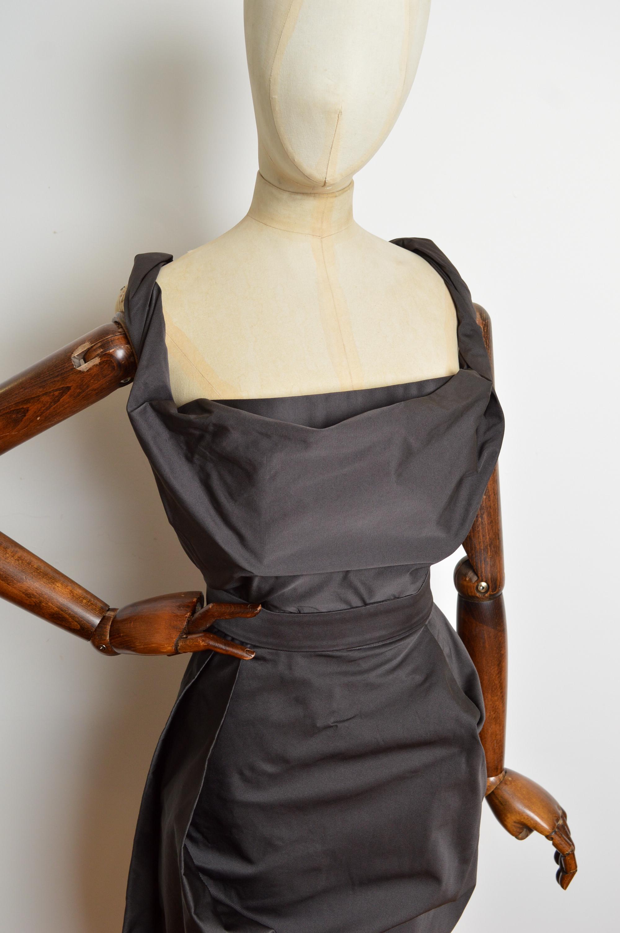 2015 Vivienne Westwood - Robe de cocktail à corset gris anthracite en vente 3