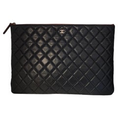 Chanel Black Caviar Leather Clutch Unisex 2015 Excellent Condition