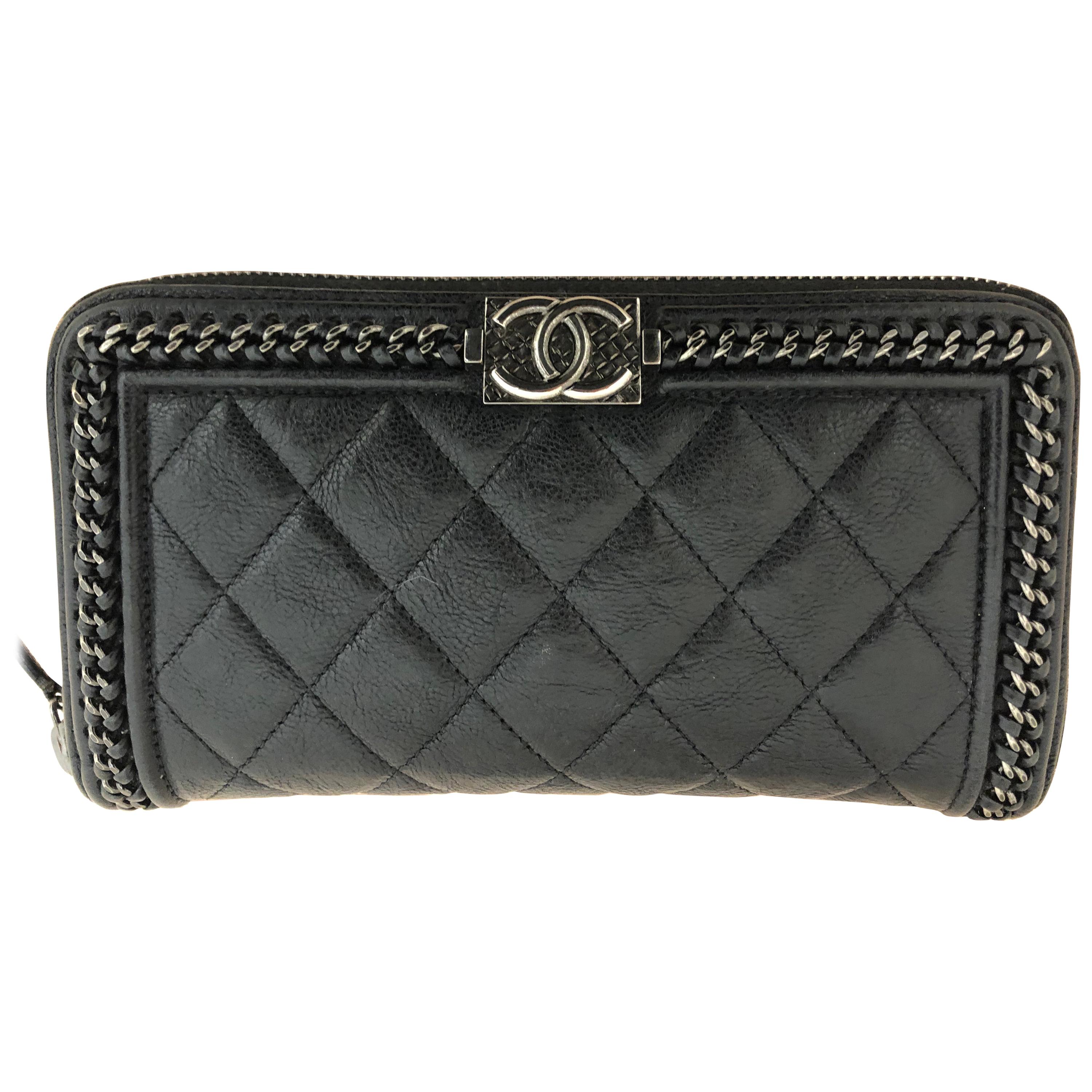 Lot - CHANEL Clutch bag in blue quilted leather (limited edition - Geneva)