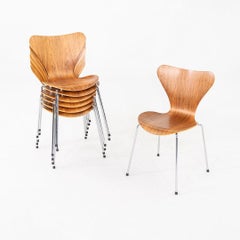 2016 Arne Jacobsen für Fritz Hansen Serie 7 Stapelbarer Esszimmerstuhl in Nussbaum