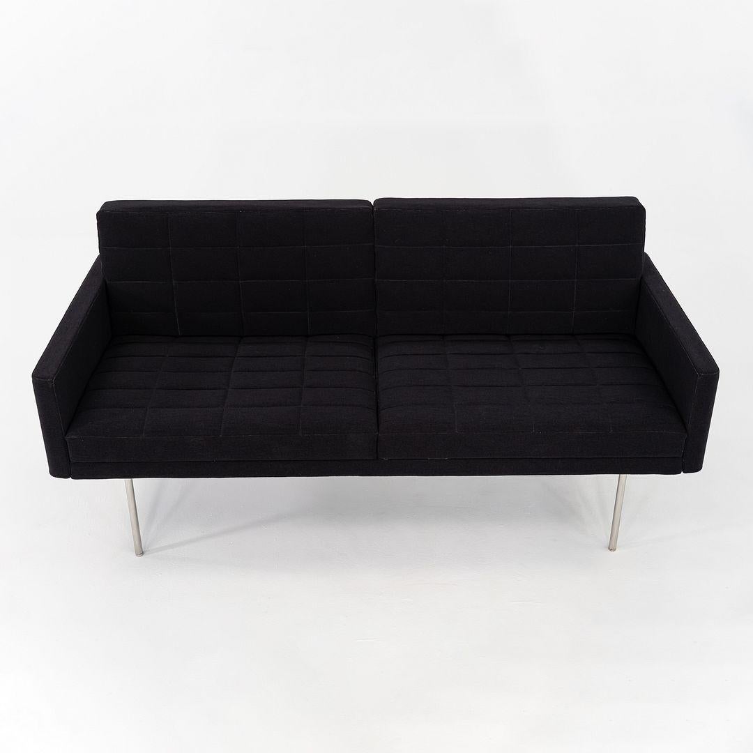 Moderno 2016 BassamFellows per Geiger Tuxedo Component Lounge Settee Sofa in tessuto. in vendita
