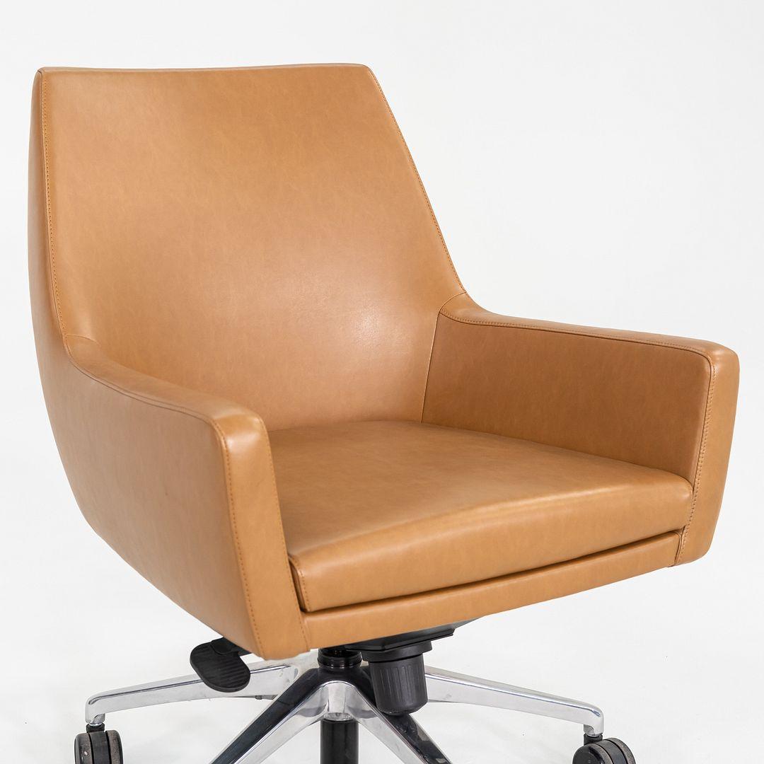 2016 Bernhardt Designs Cardan Schreibtischstuhl in Tan Leder mit pneumatischer Basis im Angebot 3