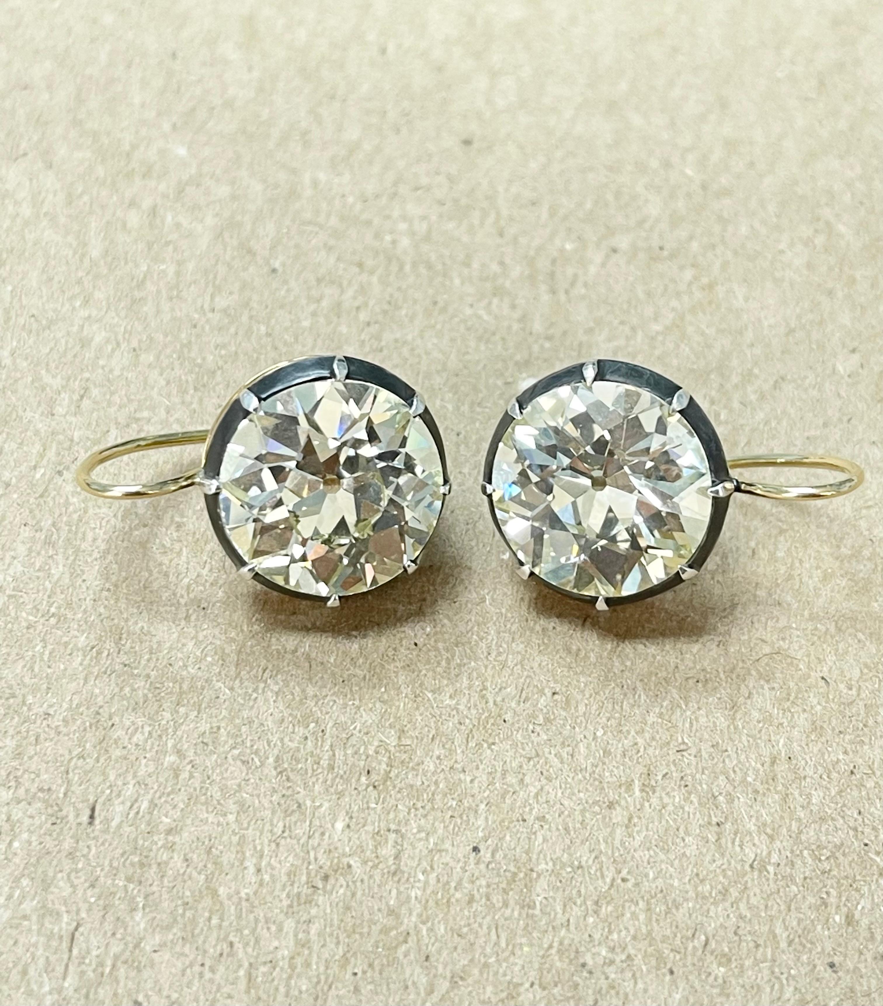 20.16 Carats Antique Style Old European Cut Diamond earrings in gold/silver. For Sale 4