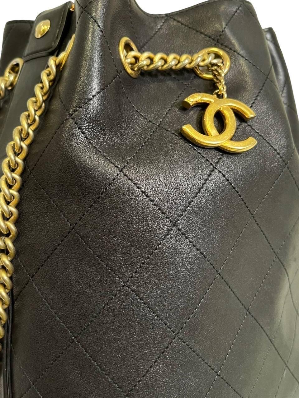 2016 Chanel Black Quilted Bucket Shoulder Bag For Sale 5