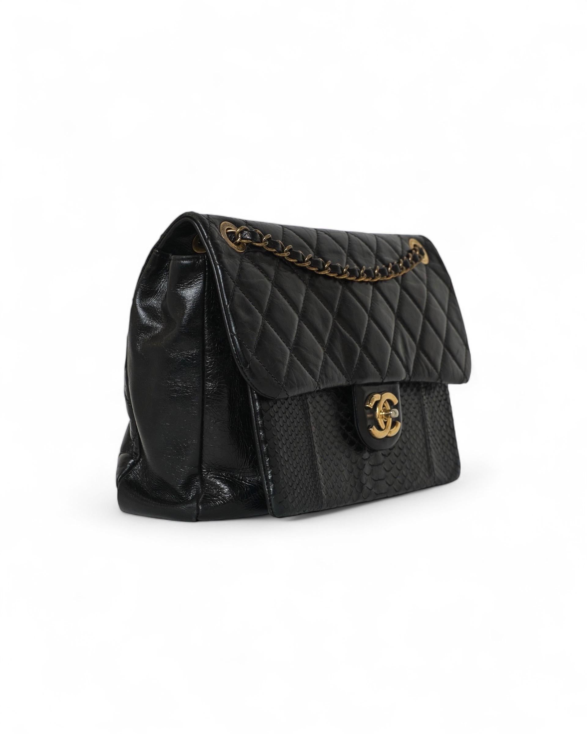 chanel quilted leather bag