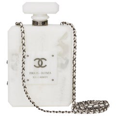 Chanel - Sac à flacon de parfum Paris-Rome en plexiglas et marbre blanc, 2016