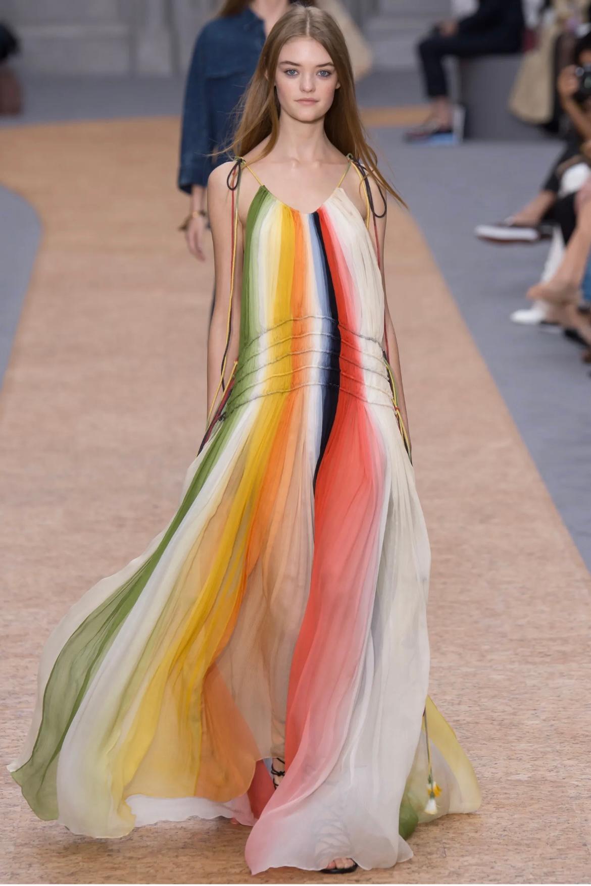 2016 Chloe Runway Documented Robe longue en mousseline arc-en-ciel Pour femmes en vente