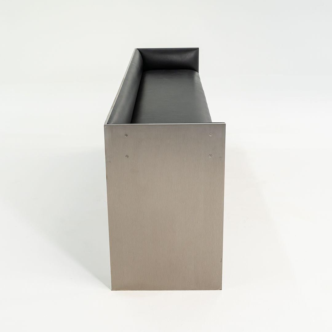2016 Panchina personalizzata in acciaio inox spazzolato con rivestimento in pelle, 2 volte disponibile in vendita 3