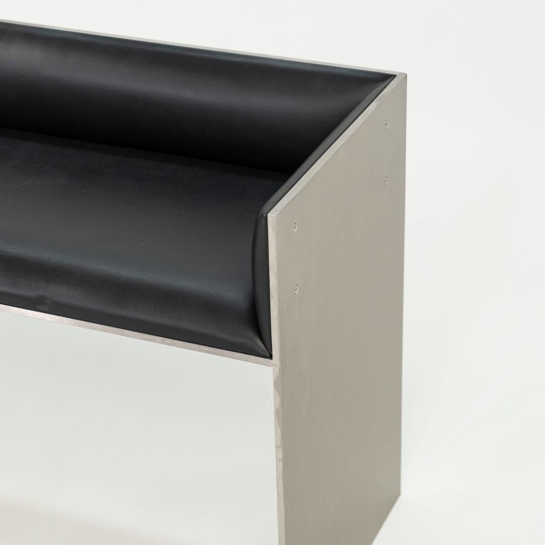2016 Panchina personalizzata in acciaio inox spazzolato con rivestimento in pelle, 2 volte disponibile in vendita 4