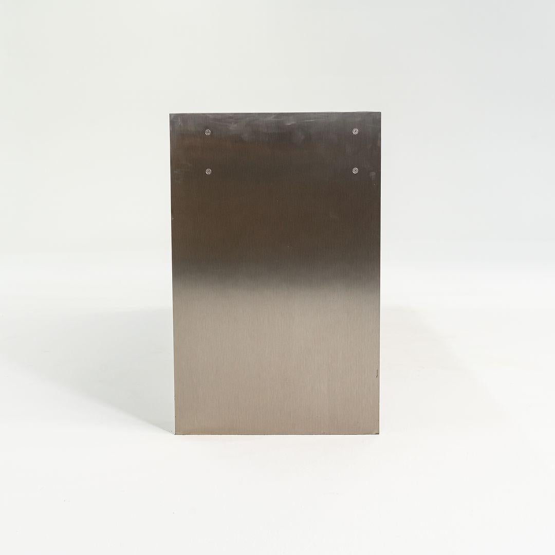 2016 Panchina personalizzata in acciaio inox spazzolato con rivestimento in pelle, 2 volte disponibile in vendita 1