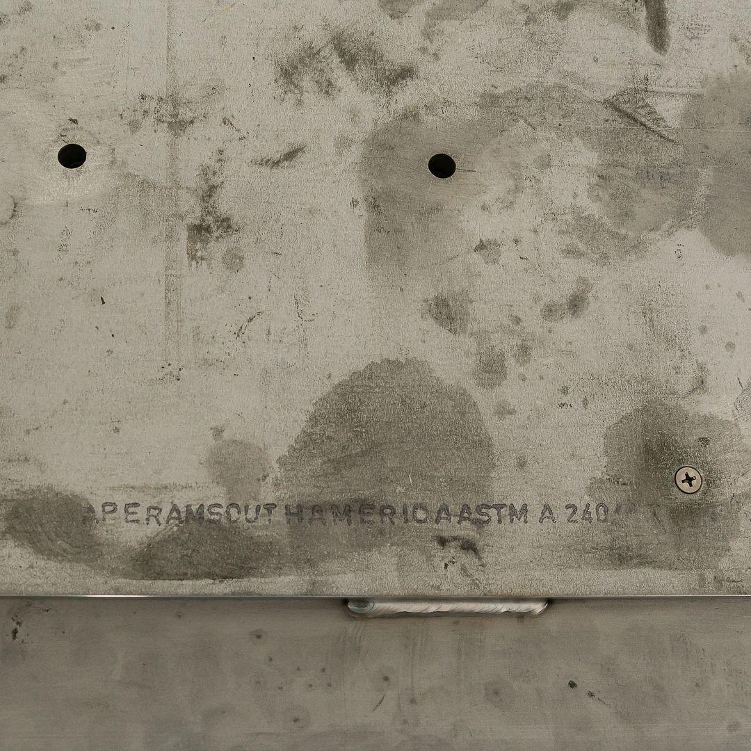 2016 Panchina personalizzata in acciaio inox spazzolato con rivestimento in pelle, 2 volte disponibile in vendita 2