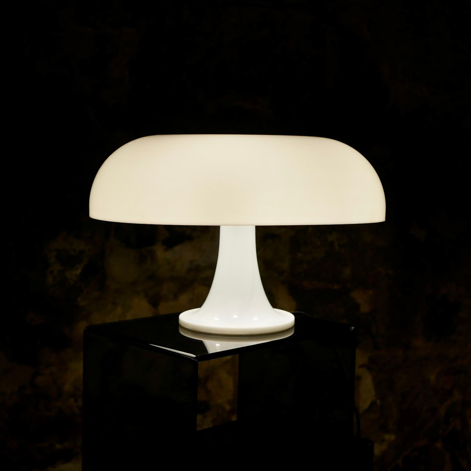 2016 edition Nesso lamp by Giancarlo Mattioli for Artemide, 1967 5