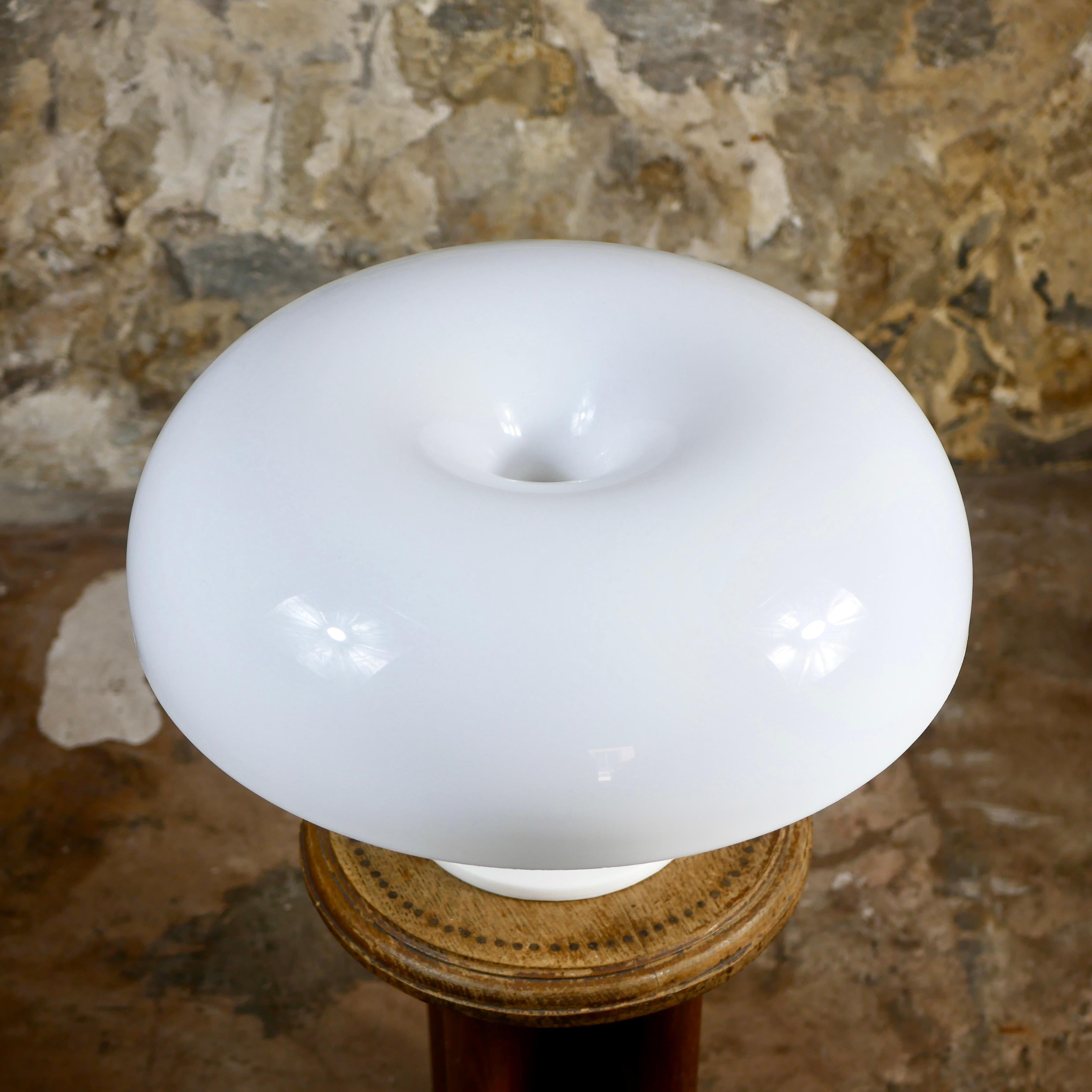 2016 edition Nesso lamp by Giancarlo Mattioli for Artemide, 1967 In Good Condition In Lyon, FR