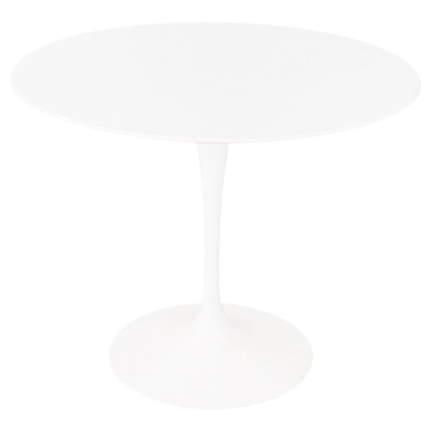 2016 Eero Saarinen for Knoll Tulip Tavolo da pranzo con piano in laminato bianco 36"