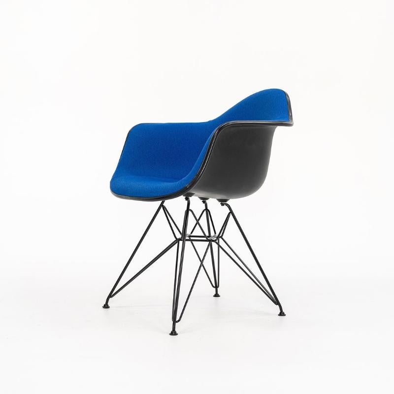 2016 Herman Miller Eames DAR Esszimmerstuhl aus Fiberglas in Blau, 3x verfügbar im Angebot 5