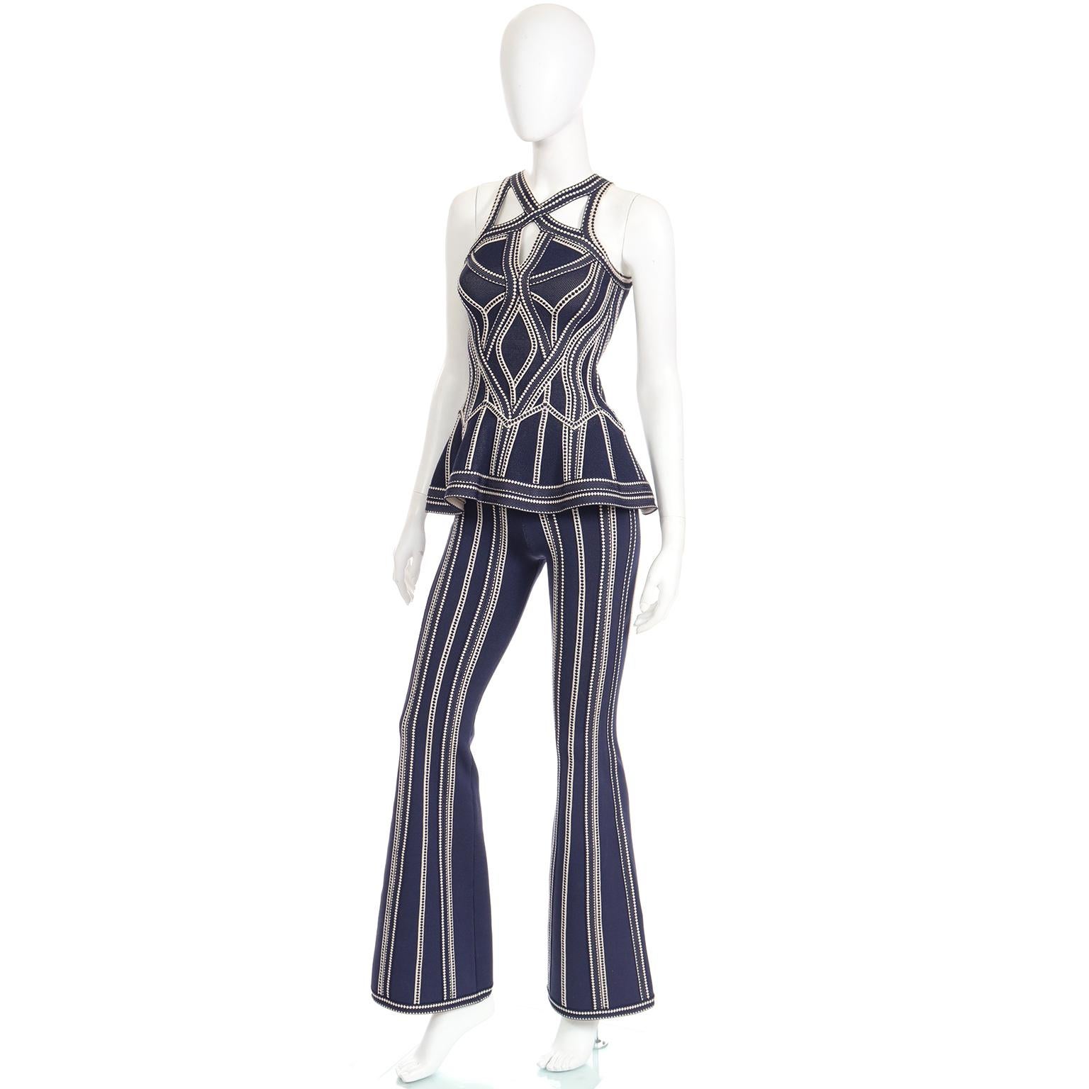 2016 Herve Leger Vintage Pantaloni svasati blu e bianchi e top con ritagli In condizioni ottime a Portland, OR