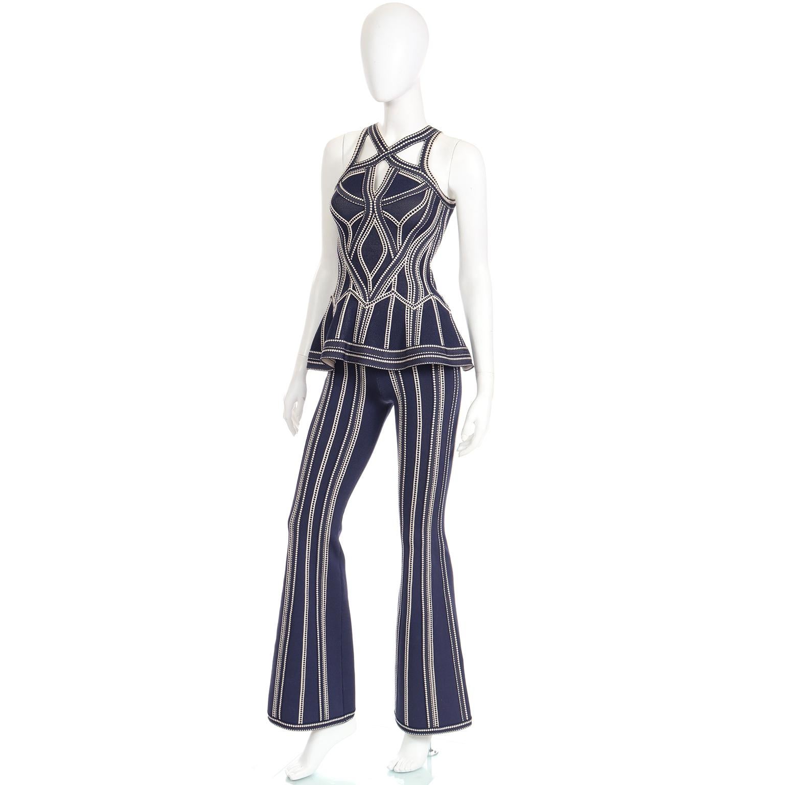 2016 Herve Leger Vintage Ausgestellte Hose &amp; Ausschnitt Top Laufsteg Outfit in Blau und Weiß, 2016 im Zustand „Hervorragend“ im Angebot in Portland, OR