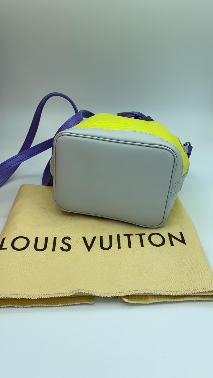 2016 Louis Vuitton Nano Noe Epi leather yellow purple satchel
Still with dust bag and box like unworn
measurements: 16 h cm * 13 cm depth is 9 cm