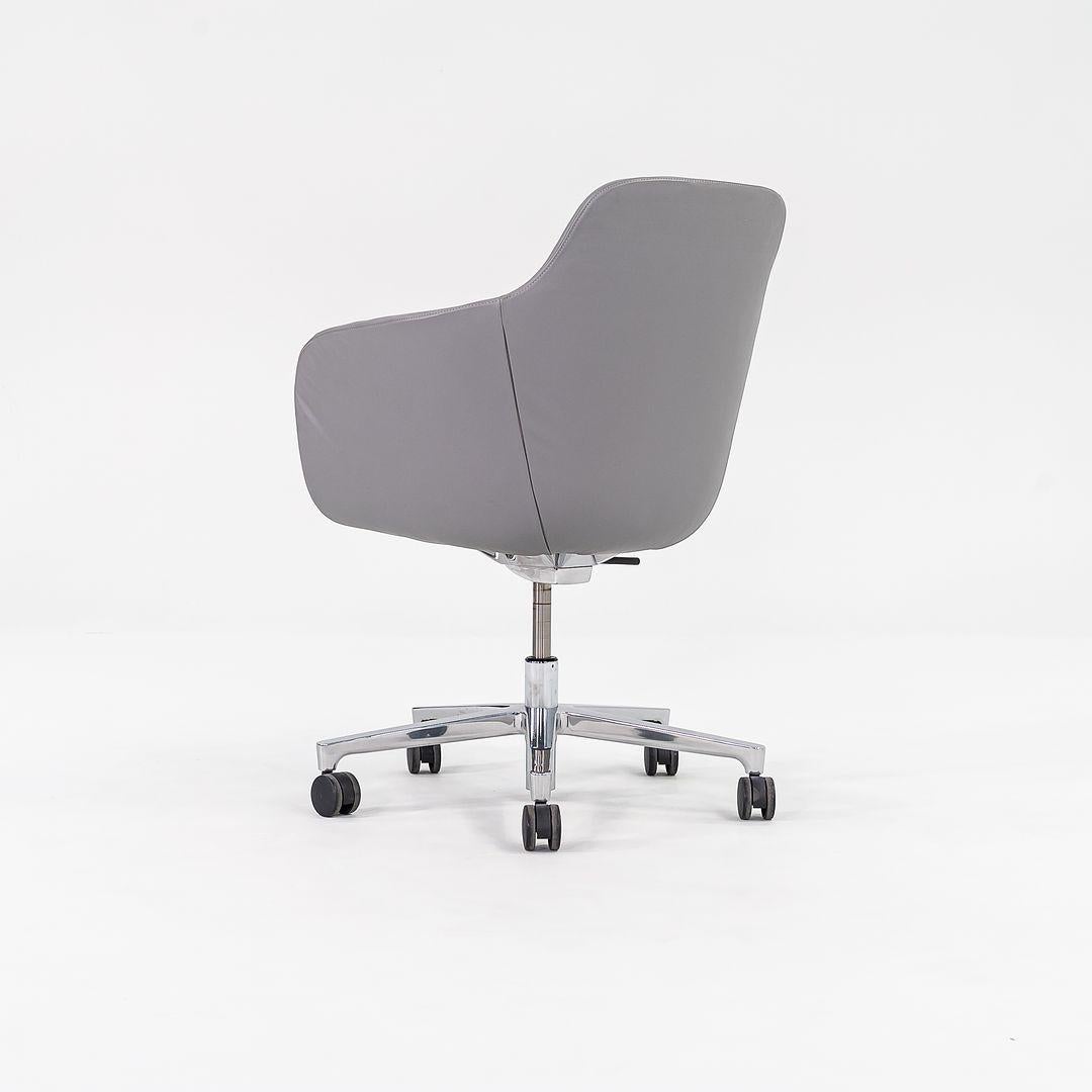 2016 Naoto Fukasawa for Geiger Saiba Mid-Back Desk Chairs in Leather w/ Lift In Good Condition For Sale In Philadelphia, PA