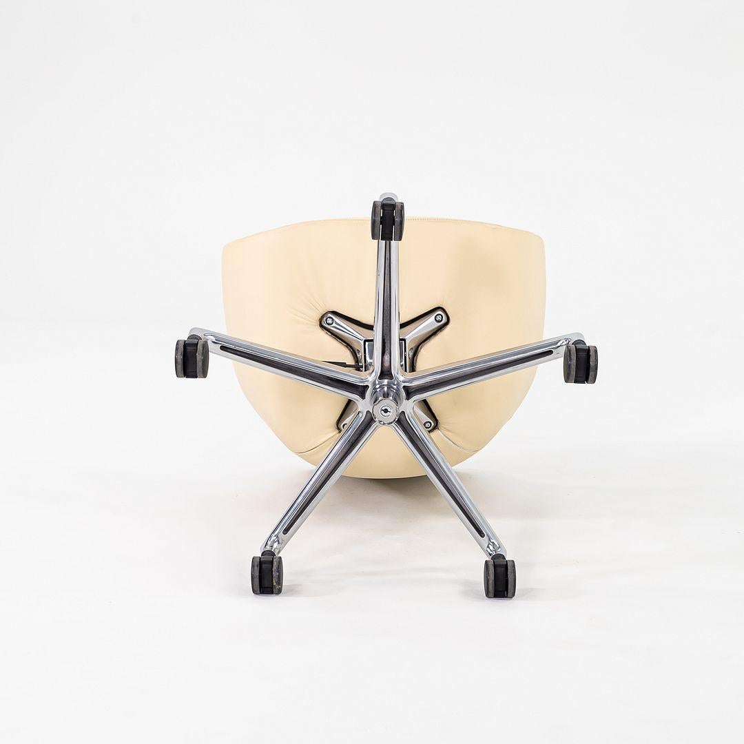 2016 Naoto Fukasawa pour Geiger Saiba Chaises de bureau à dossier moyen avec élévation pneumatique en vente 3