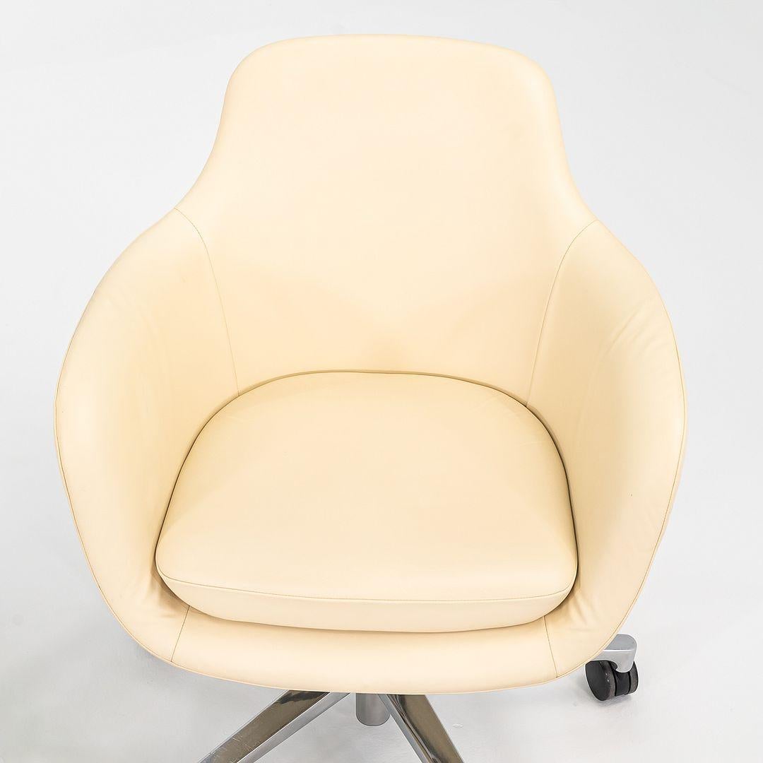 2016 Naoto Fukasawa pour Geiger Saiba Chaises de bureau à dossier moyen avec élévation pneumatique en vente 1