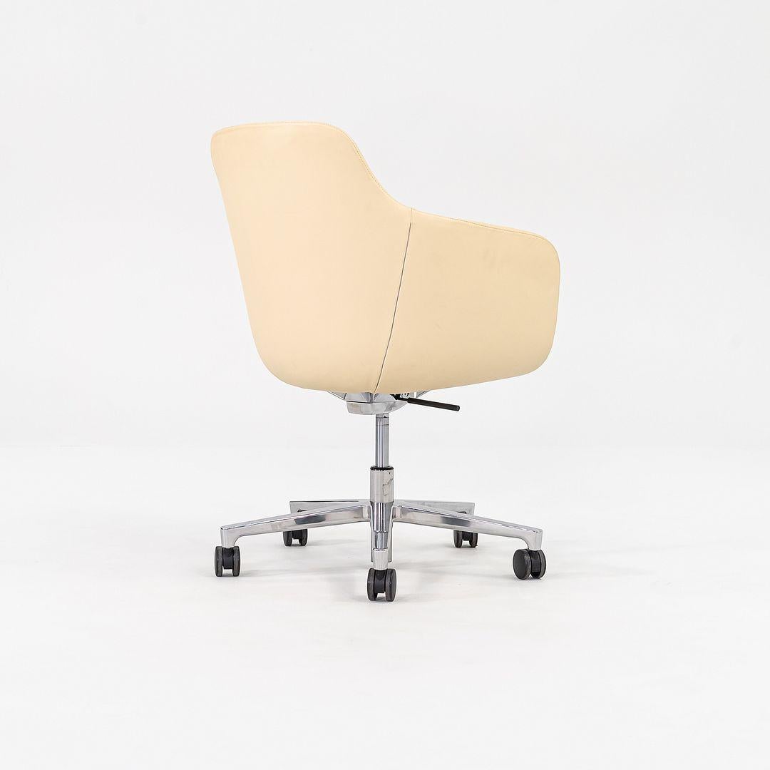 2016 Naoto Fukasawa pour Geiger Saiba Chaises de bureau à dossier moyen avec élévation pneumatique en vente 2