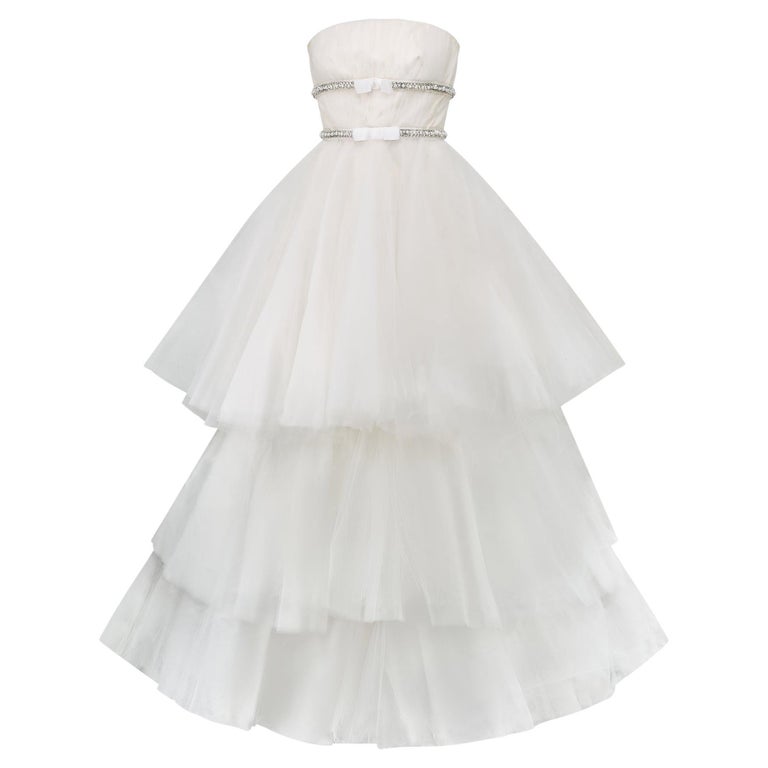 2016 Oscar De La Renta Runway 2-Looks-in-1 Three Tier Tulle Wedding Dress For Sale at 1stDibs 2016 Oscar De La Renta Runway 2-Looks-in-1 Three Tier Tulle Wedding Dress For Sale at 1stDibs