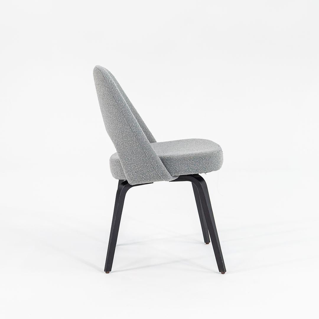 2016 Coppia di poltrone direzionali Eero Saarinen per Knoll con tessuto a boucle grigio in vendita 3