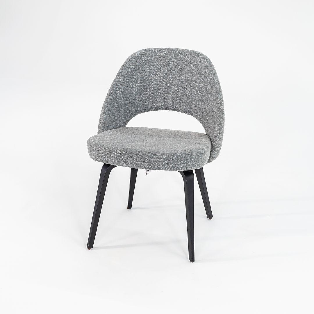 Americano 2016 Coppia di poltrone direzionali Eero Saarinen per Knoll con tessuto a boucle grigio in vendita