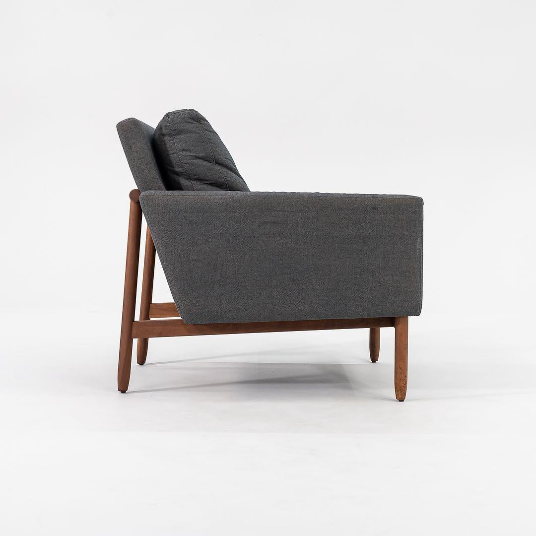 Tissu 2016 Paire de chaises longues Raleigh par Jeffrey Bernett et Nicholas Dodziuk en vente