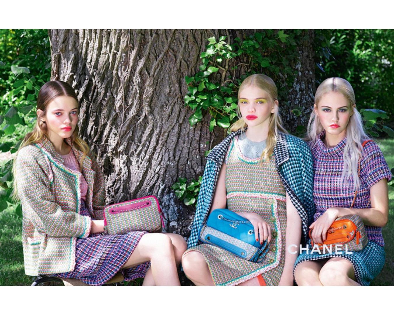 2016 Runway Documented Chanel Multicoloured Tweed Top and Skirt Suit For Sale 3