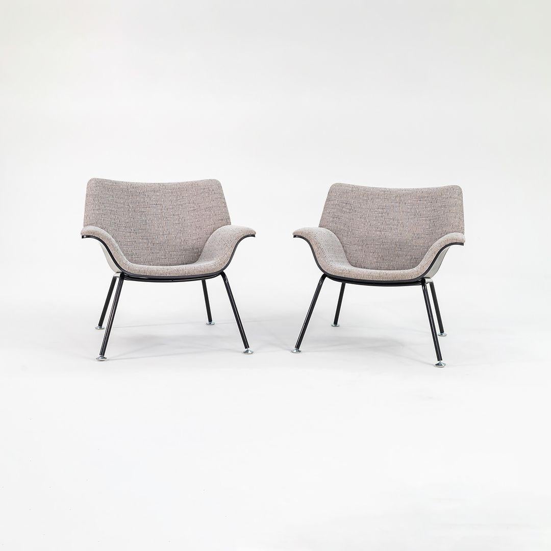Dies ist ein Swoop Plywood Lounge Chair, entworfen von Brian Kane für Herman Miller im Jahr 2010. Der angegebene Preis beinhaltet einen Stuhl, und wir haben mehrere Stühle zum Kauf verfügbar. Ihr Design bietet einen gepolsterten Sitz und eine