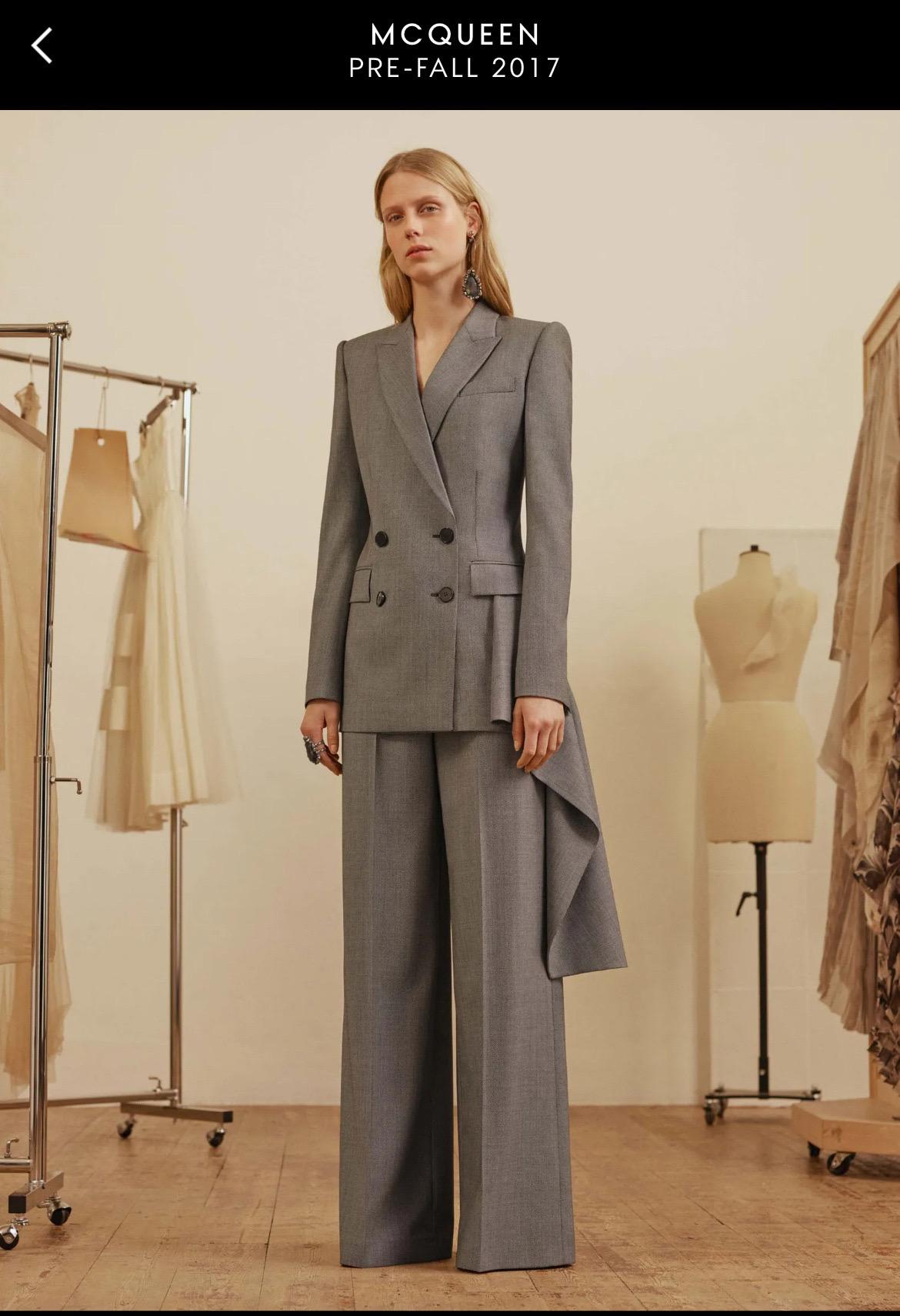 2017 Alexander McQueen rote Jacke. im Angebot 6