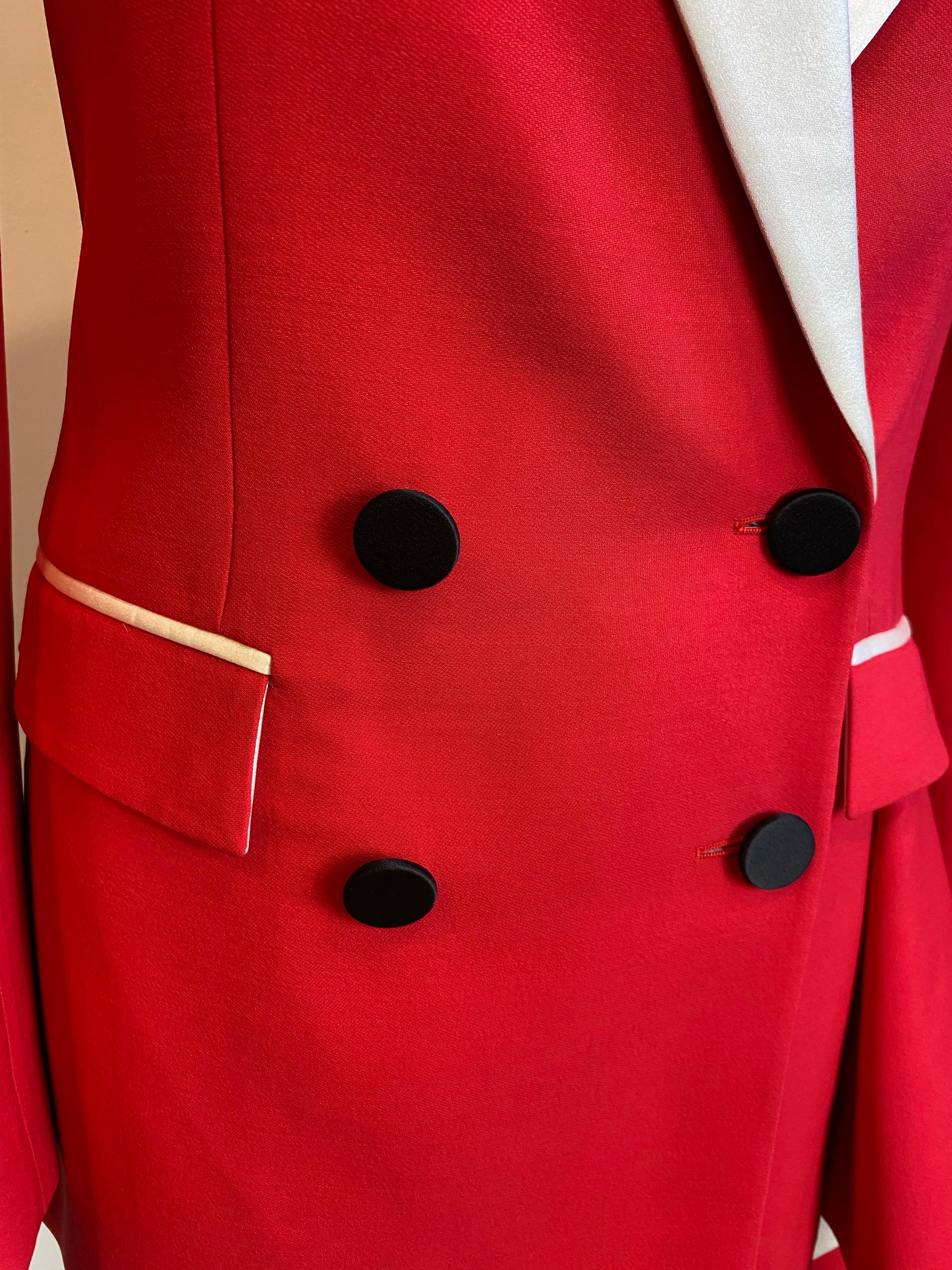 2017 Alexander McQueen rote Jacke. im Zustand „Hervorragend“ im Angebot in Carnate, IT