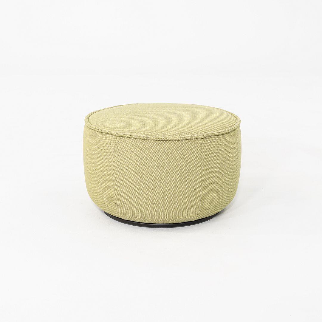 Moderne 2017 Barber Osgerby Vitra Mariposa Pouf / Ottoman Medium in Green Fabric en vente