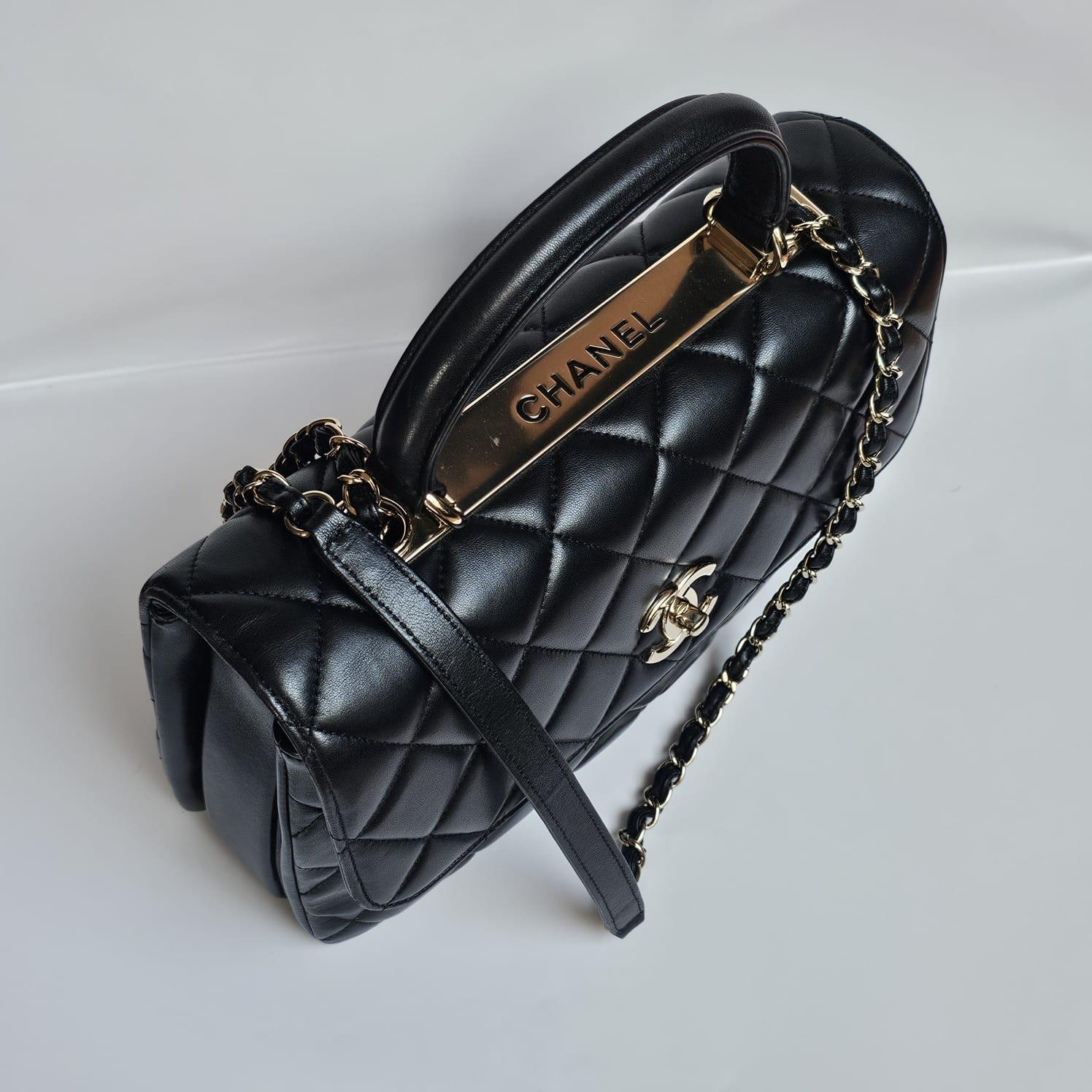 2017 Chanel Black Lambskin Quilted Medium Trendy Bag In Good Condition In Jakarta, Daerah Khusus Ibukota Jakarta