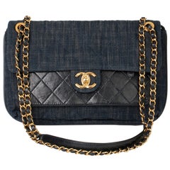 2017 Chanel Blaue gesteppte Denim- und blaue Kalbsleder-Einfachtasche mit Klappe
