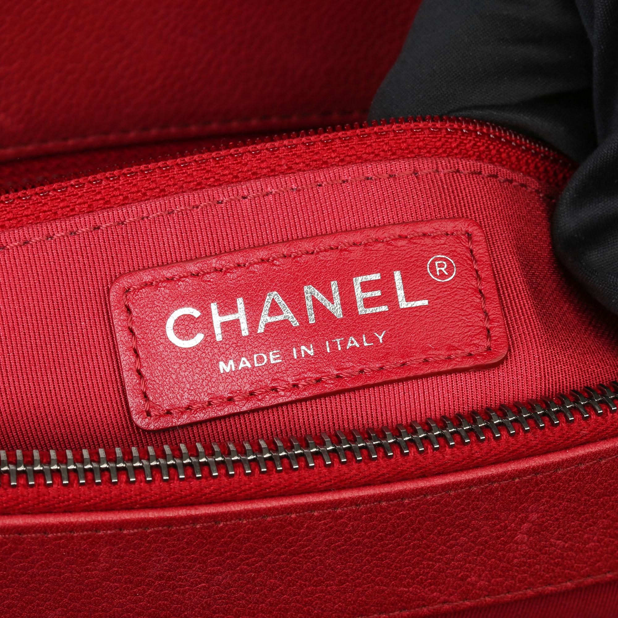 2017 Chanel Burgund gesteppt Kaviar Leder Timeless Schulter-Tasche  im Angebot 6