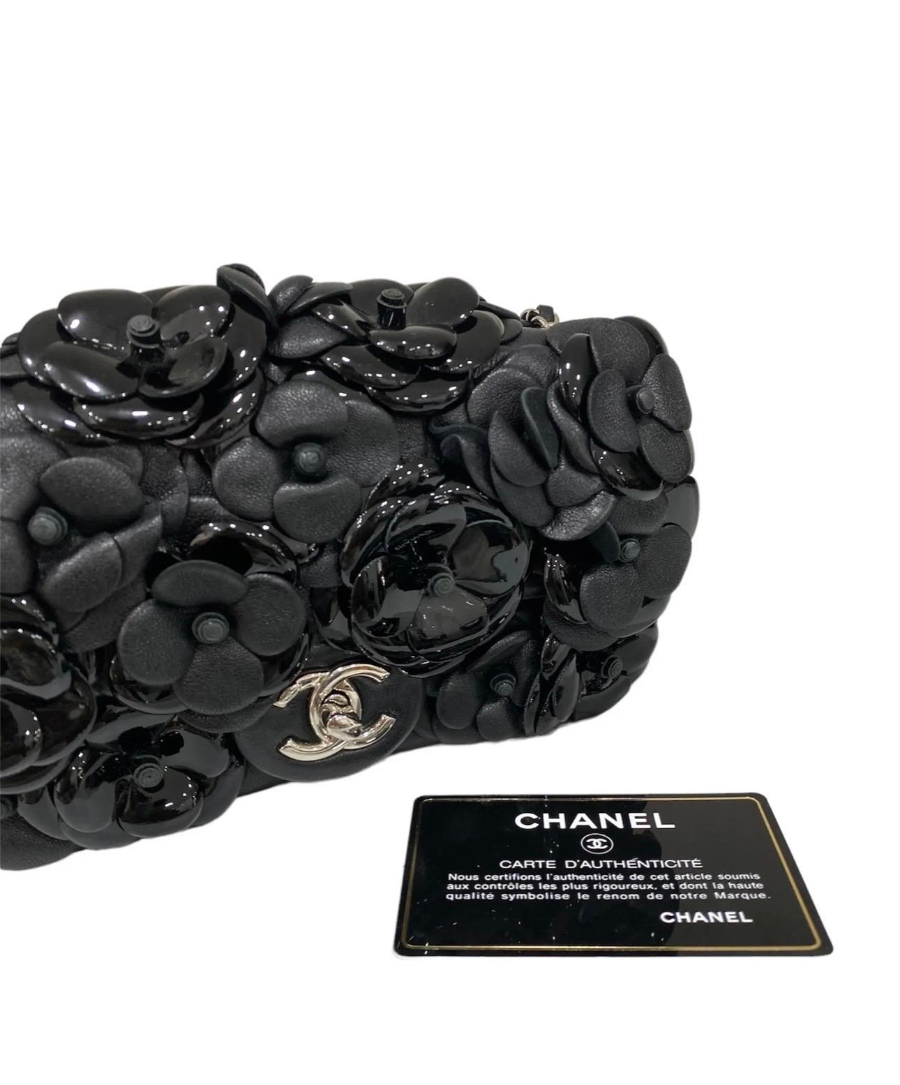 2017 Chanel Camelia Mini Borsa a Tracolla Nera For Sale 1