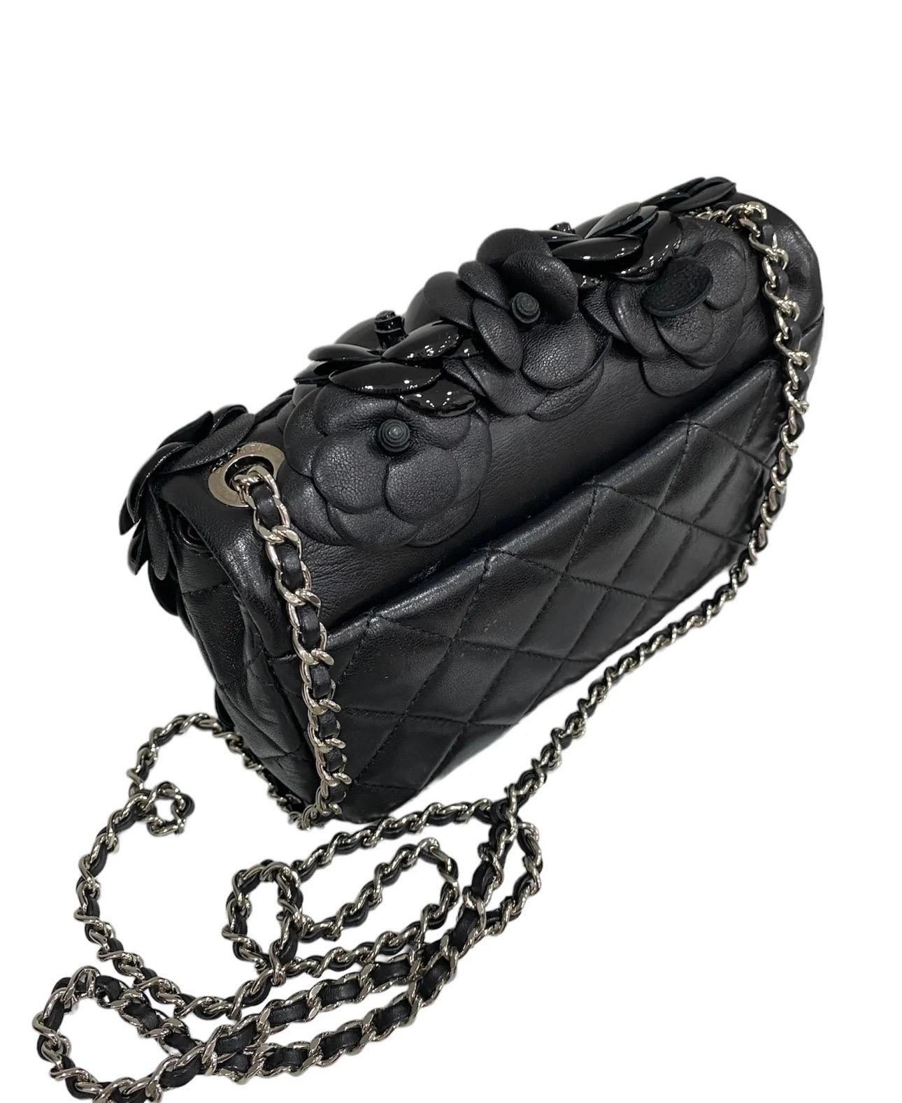 2017 Chanel Camelia Mini Borsa a Tracolla Nera For Sale 2