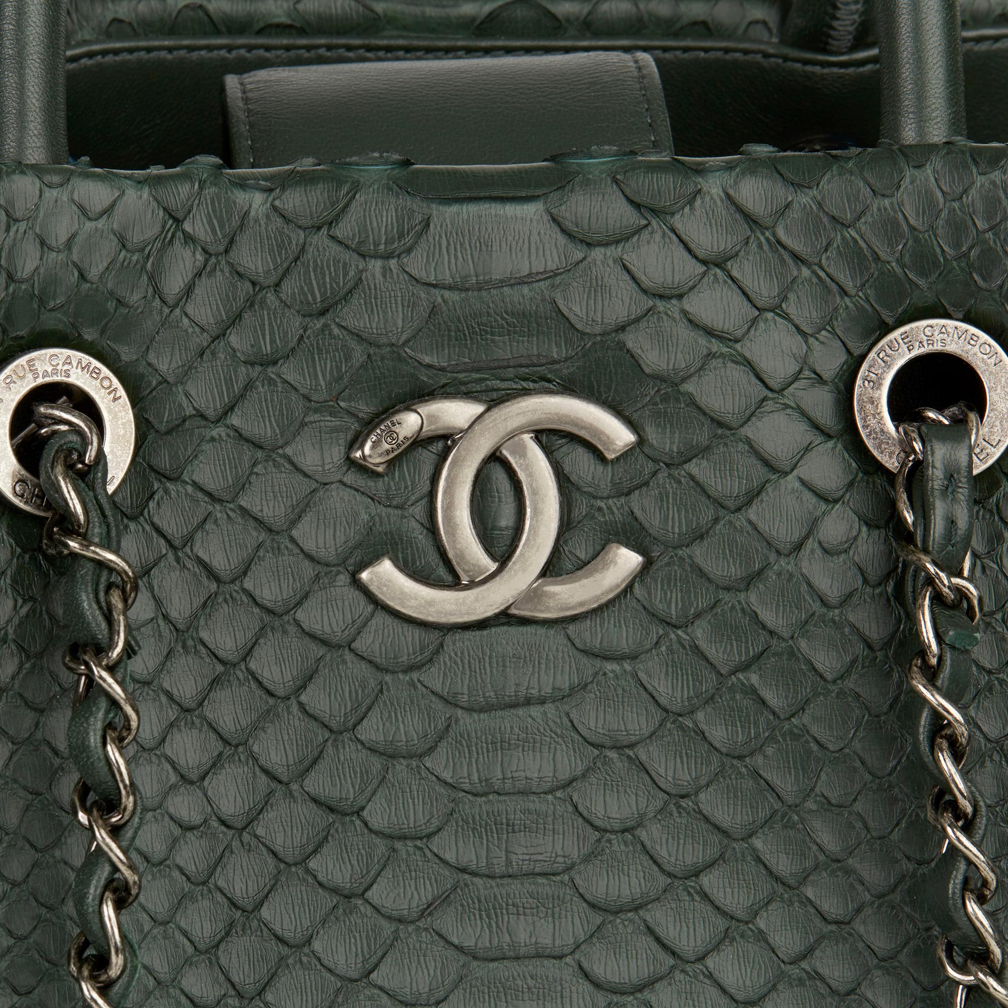 2017 Chanel Dark Green Python Leather Shopping Tote In Excellent Condition In Bishop's Stortford, Hertfordshire
