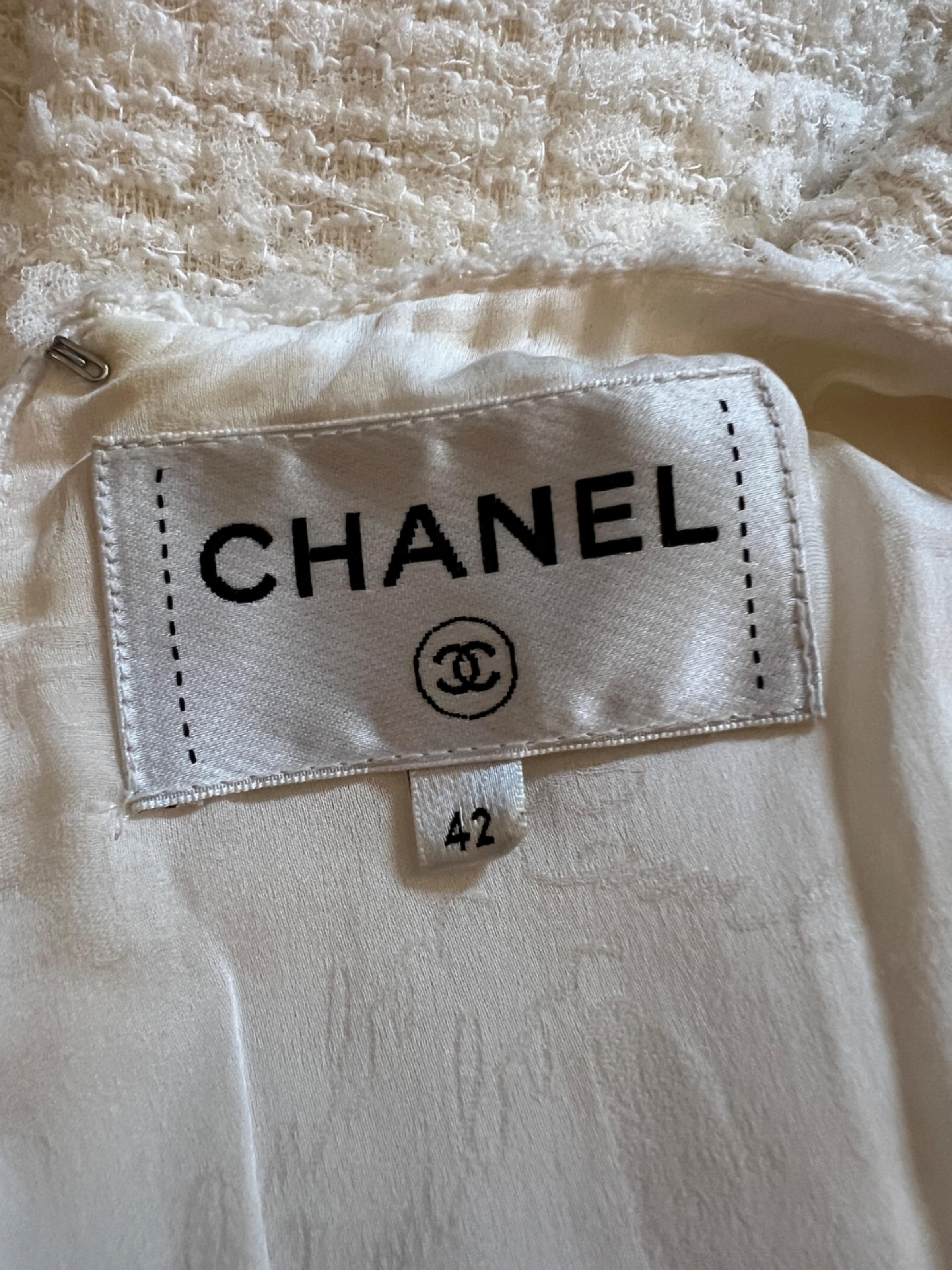 Women's 2017 Chanel Documented White Fantasy Tweed Dress For Sale
