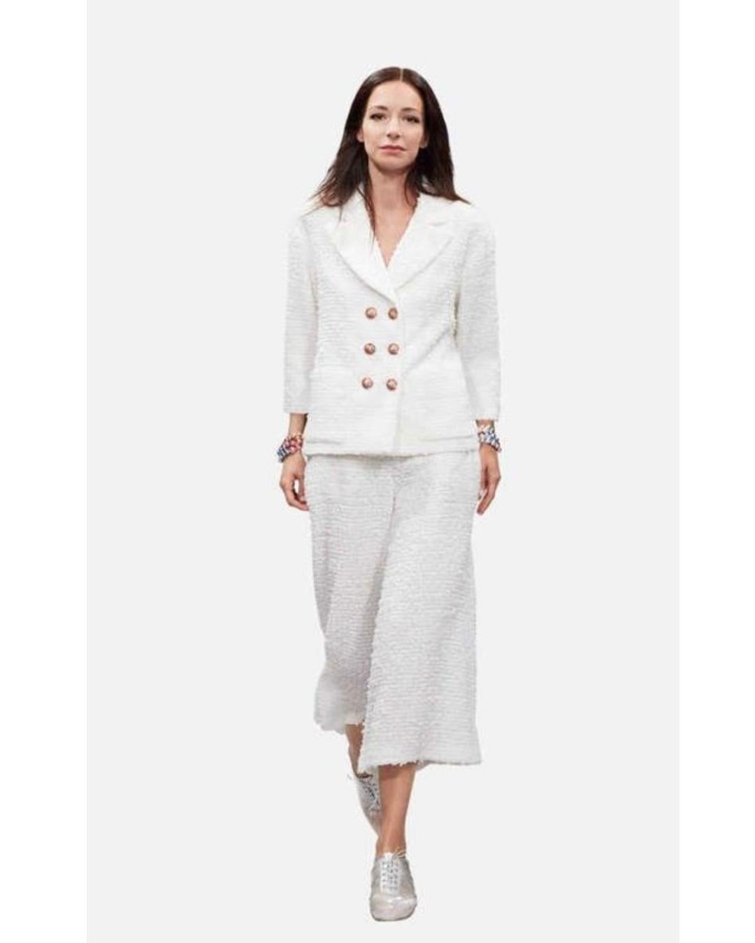2017 Chanel Documented White Fantasy Tweed Dress For Sale 4